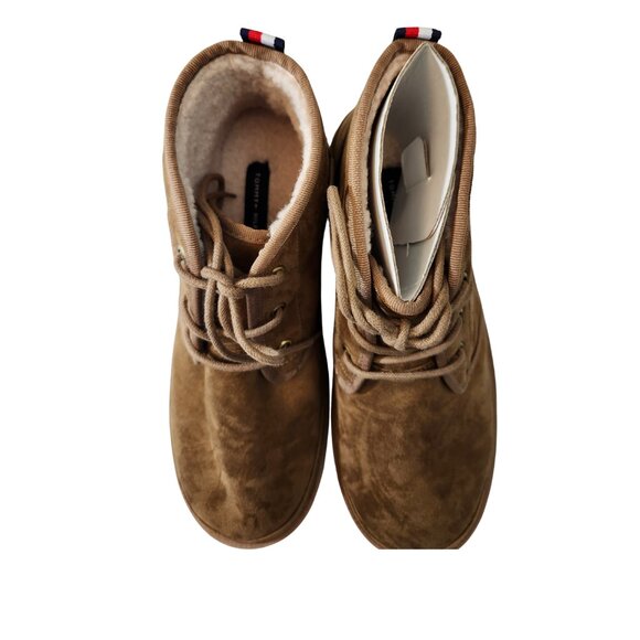 * New- TOMMY HILFIGER WELSH-Suede Faux Fur Lined Boots// C0018